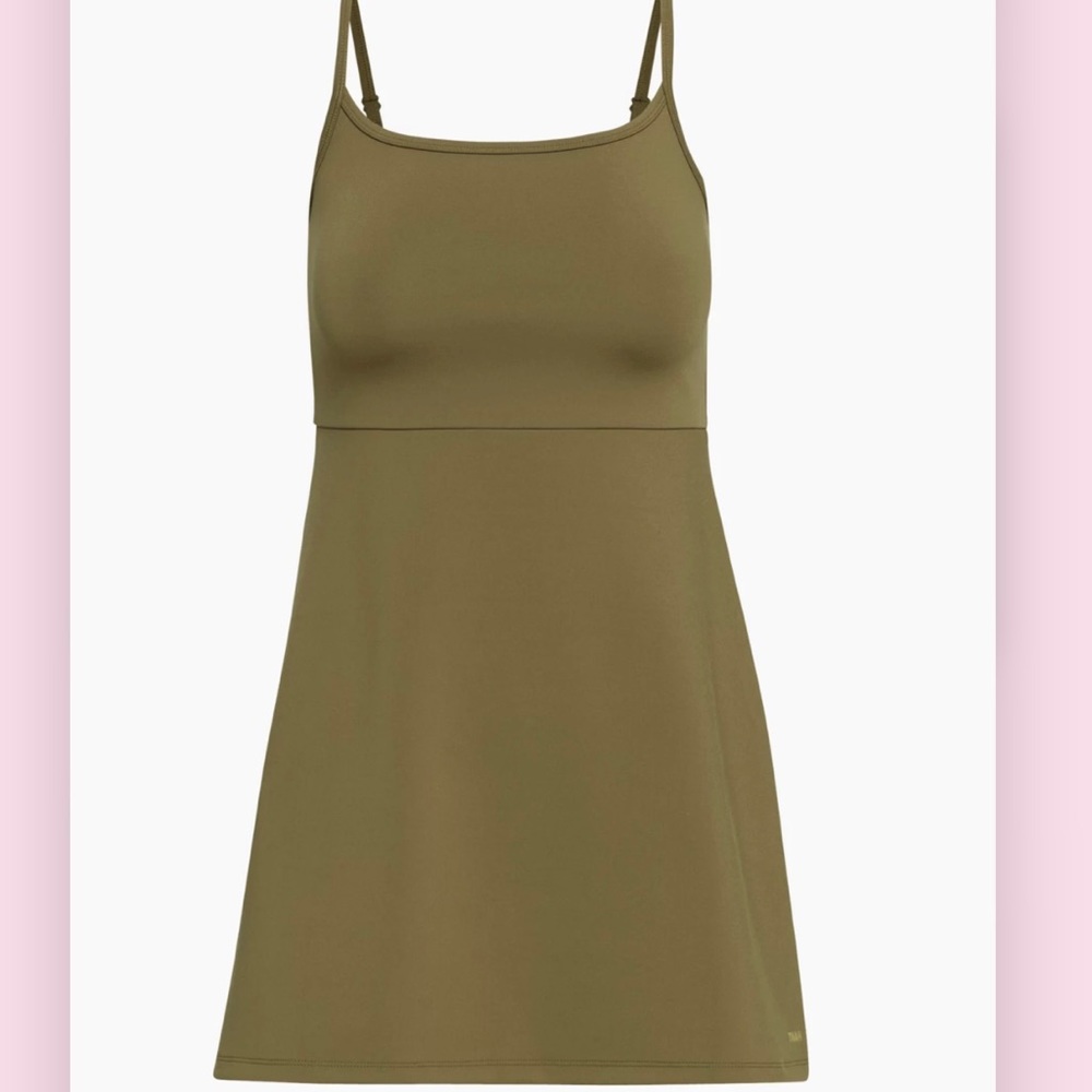 Aritzia TNA Belleclaire Dress - L